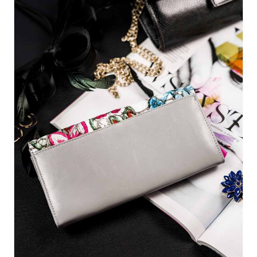 Wielokolorowy portfel damski w kwiaty wykonany ze skóry naturalnej i ekologicznej - 4U Cavaldi - obrazek 4