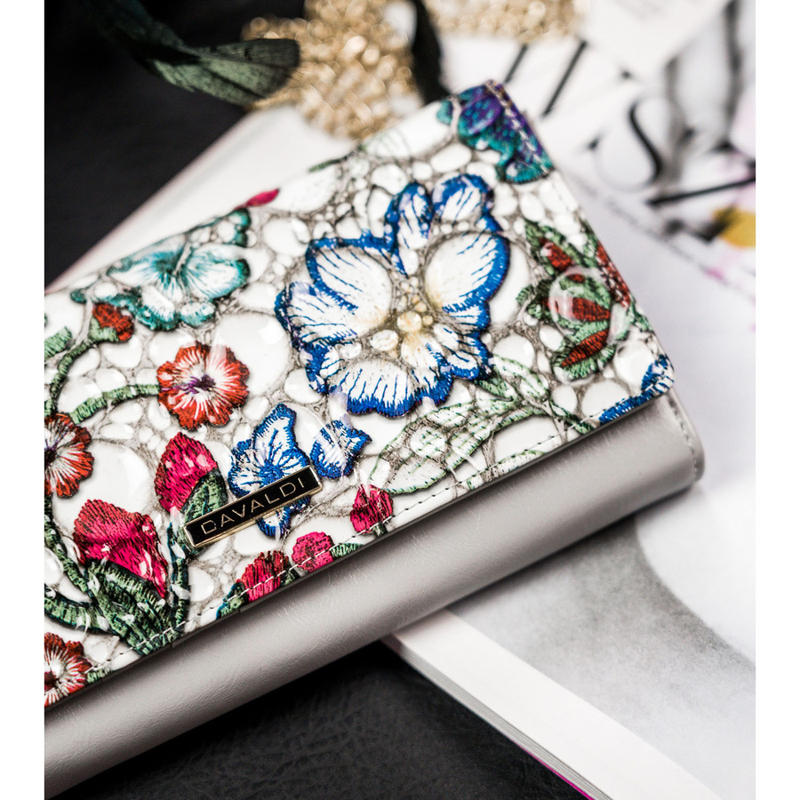 Wielokolorowy portfel damski w kwiaty wykonany ze skóry naturalnej i ekologicznej - 4U Cavaldi - obrazek 3