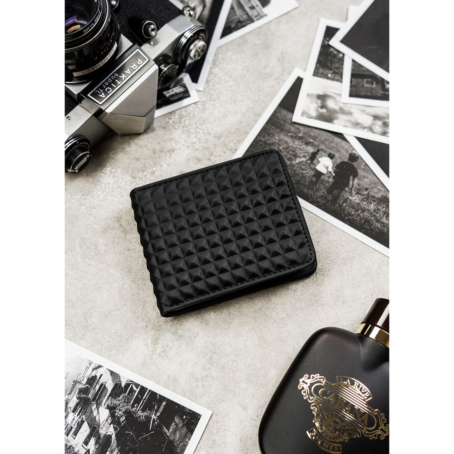 Czarny portfel męski z modnym, geometrycznym wzorem, bez zapięcia zewnętrznego - Peterson - obrazek 3
