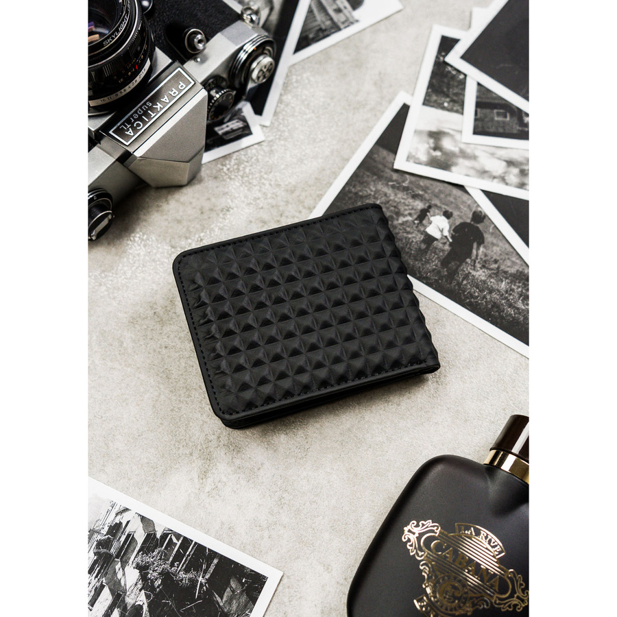 Czarny portfel męski z modnym, geometrycznym wzorem, bez zapięcia zewnętrznego - Peterson - obrazek 5