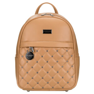 Mały pikowany beżowy plecak damski zdobiony srebrnymi nitami i modnym brelokiem eko skóra Peterson