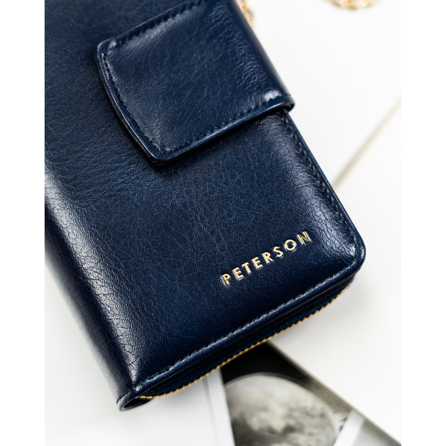 Portfel damski ze skóry ekologicznej zamykany na zatrzask i suwak. Portfel w granatowym kolorze - Peterson - obrazek 4