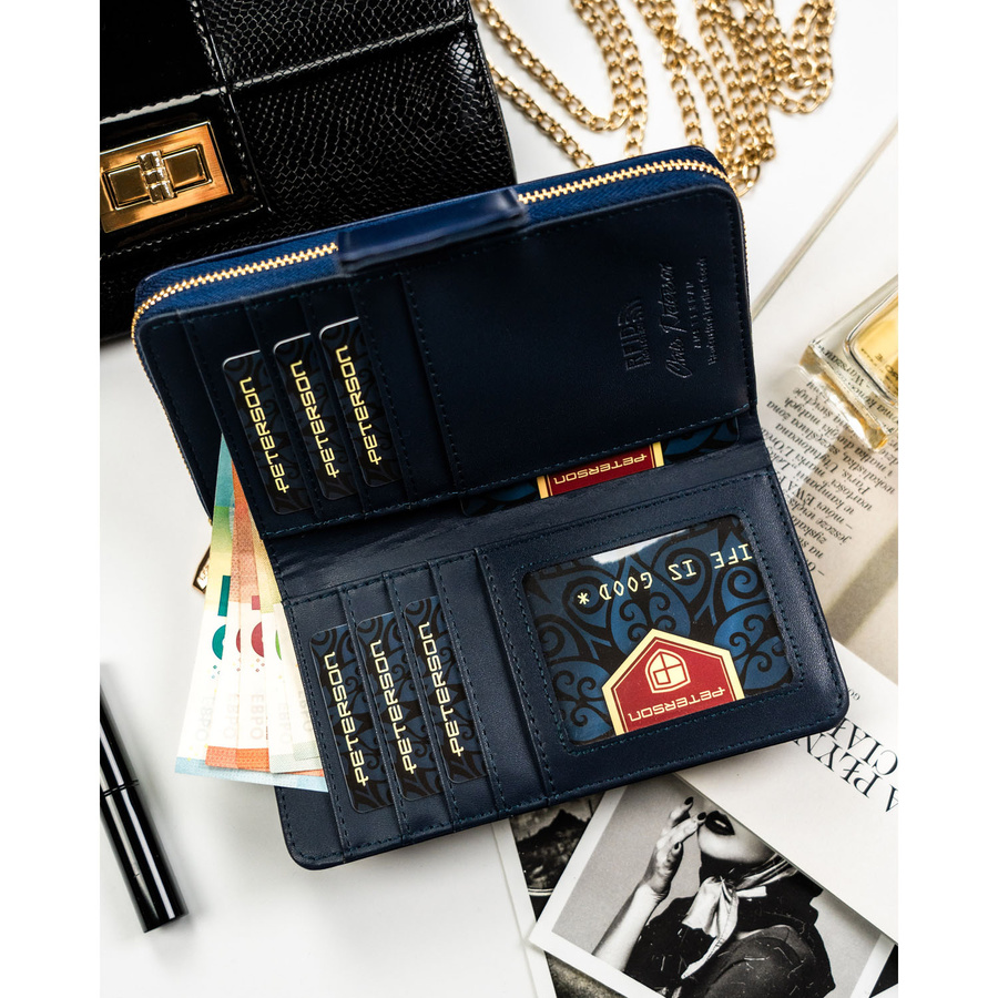 Portfel damski ze skóry ekologicznej zamykany na zatrzask i suwak. Portfel w granatowym kolorze - Peterson - obrazek 6