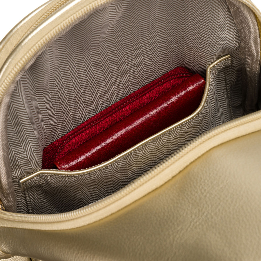 Złota błyszcząca saszetka nerka damska ze skóry ekologicznej plecaczek na jedno ramię Peterson - obrazek 7