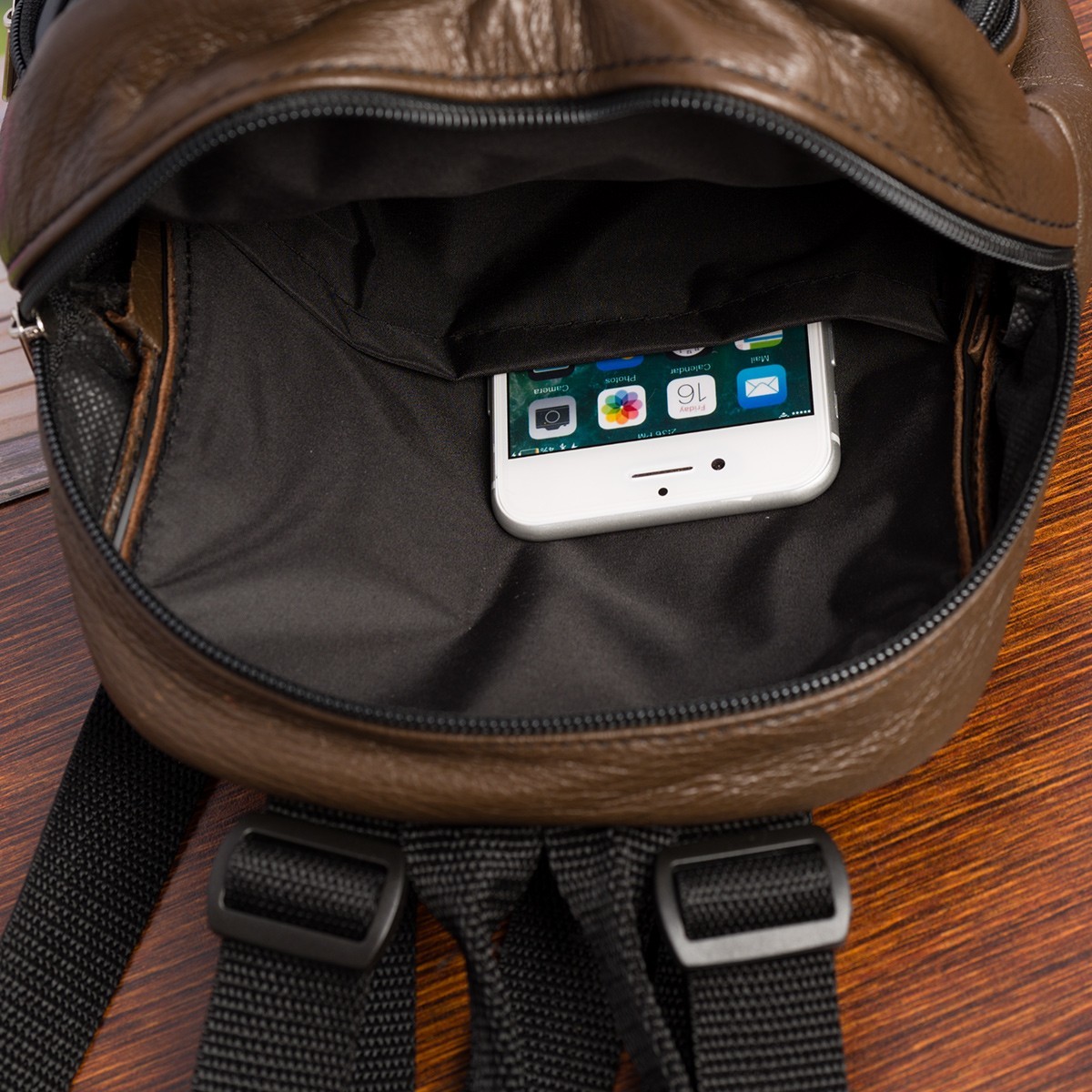 1812c70853bd0672bb37641fb670ea05